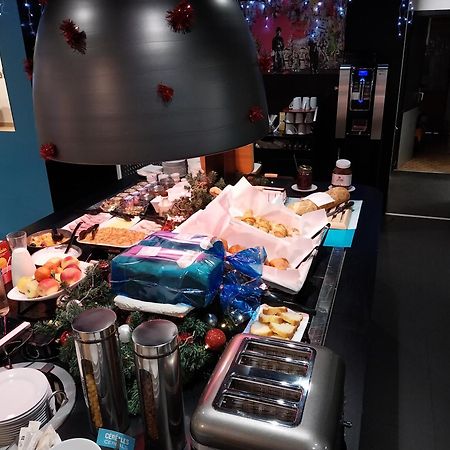 Kyriad Direct Marseille Est La Valentine La Penne-sur-Huveaune Екстериор снимка