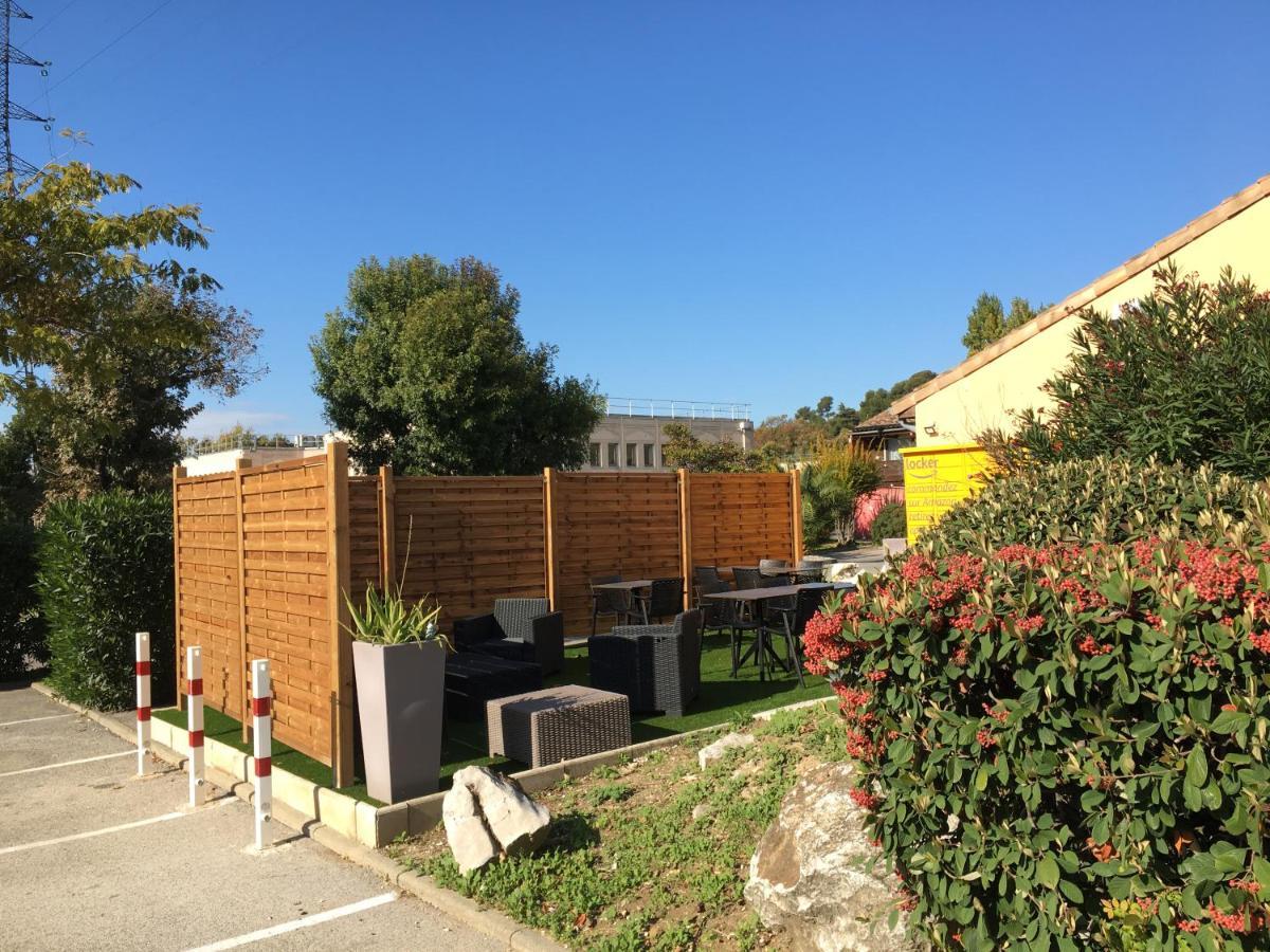 Kyriad Direct Marseille Est La Valentine La Penne-sur-Huveaune Екстериор снимка