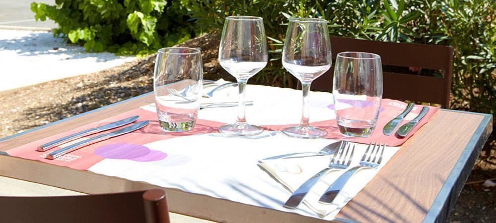 Kyriad Direct Marseille Est La Valentine La Penne-sur-Huveaune Екстериор снимка