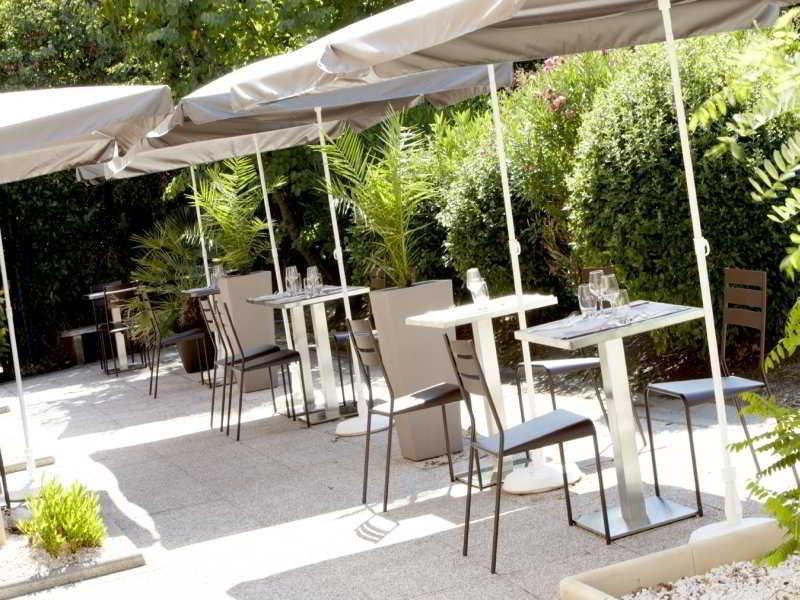 Kyriad Direct Marseille Est La Valentine La Penne-sur-Huveaune Екстериор снимка